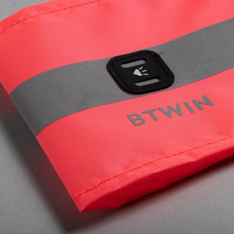 BTWIN BANDEAU DE VISIBILITE DE SAC JOUR NUIT ROSE FLUO 5 BTWIN BANDEAU DE VISIBILITE DE SAC JOUR NUIT ROSE FLUO – Image 3