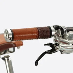 Selle Et Poignées En Cuir Pleine Fleur 'Arizona Caramelo' -Vélo Matériel Magasin selle et poignees en cuir pleine fleur arizona caramelo 3