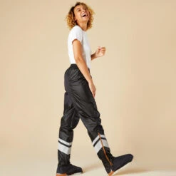 BTWIN SURPANTALON PLUIE VELO VILLE AVEC COUVRE-CHAUSSURES INTEGREES 540 FEMME NOIR -Vélo Matériel Magasin surpantalon pluie velo ville avec couvre chaussures integrees 540 femme noir 2