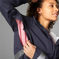 BTWIN VESTE PLUIE VELO VILLE VISIBILITE NUIT 540 FEMME BLEU MARINE 21 BTWIN VESTE PLUIE VELO VILLE VISIBILITE NUIT 540 FEMME BLEU MARINE -Vélo Matériel Magasin veste pluie velo ville visibilite nuit 540 femme bleu marine 9